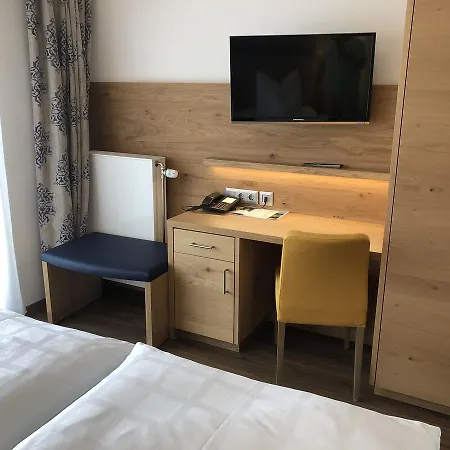 Urlaubshotel Binder ビューヒルベルク